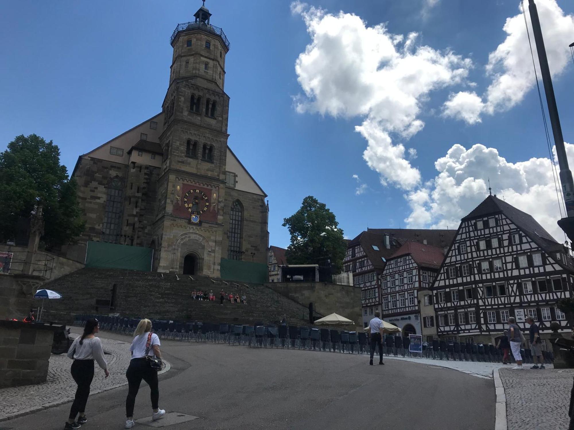 Ferieninrosengarten 1 Zi 190 Cm Deckenhoehe Oder Grosse 4 Zi Dg Whg