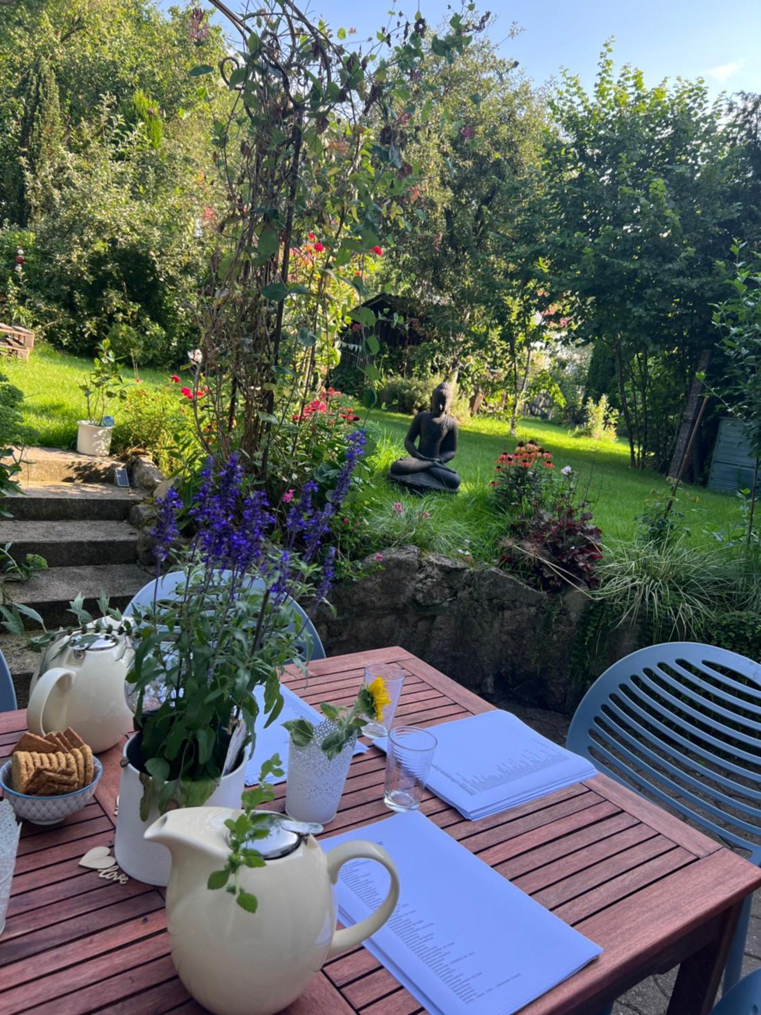 Apartment Ferieninrosengarten 1 Zi 190 Cm Deckenhoehe Oder Grosse 4 Zi Dg Whg *