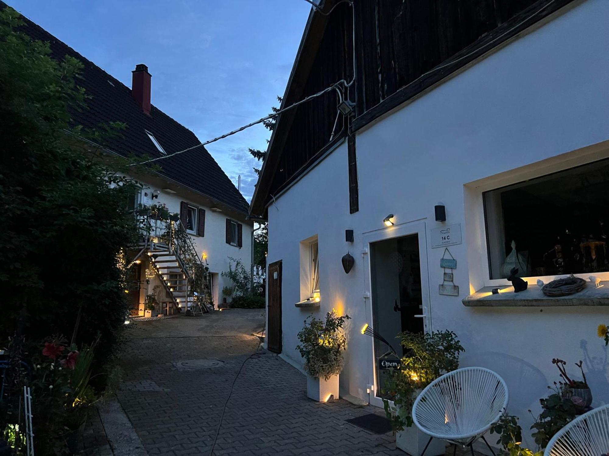 Ferieninrosengarten 1 Zi 190 Cm Deckenhoehe Oder Grosse 4 Zi Dg Whg Apartment